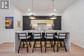 Building Photo - 6523 Wellington Rd 7