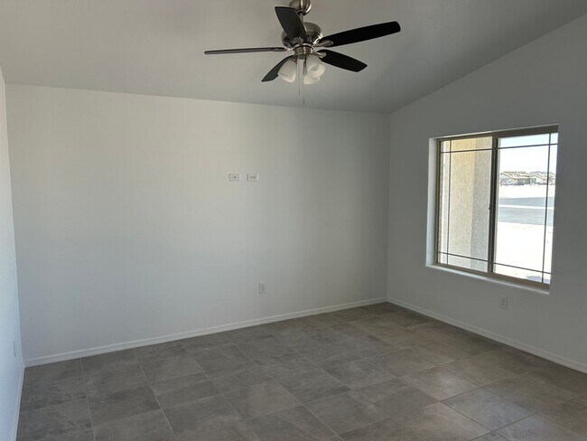 Foto del edificio - BRAND NEW!