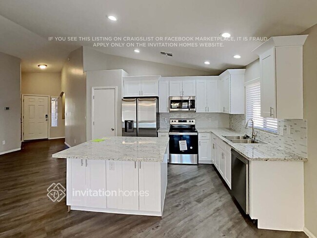 Building Photo - 13185 W Mauna Loa Ln