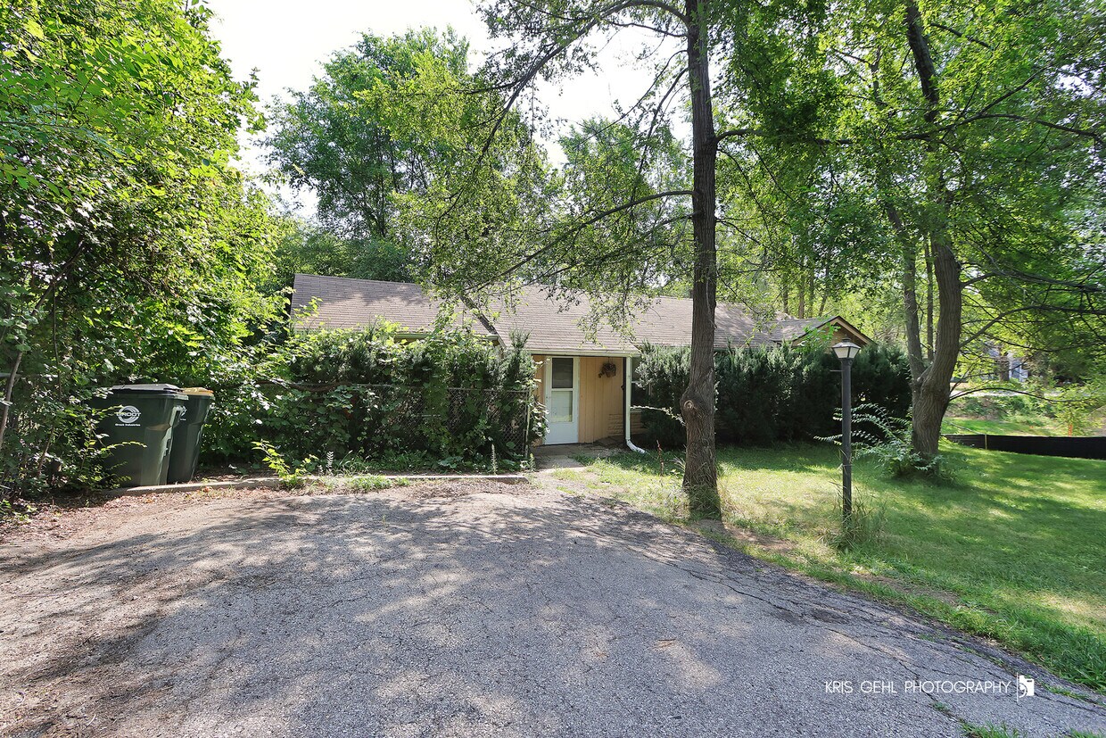 Foto principal - 6206 Hillcrest Rd