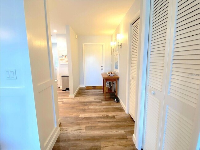 Foto del edificio - 7041 W Country Club Dr N