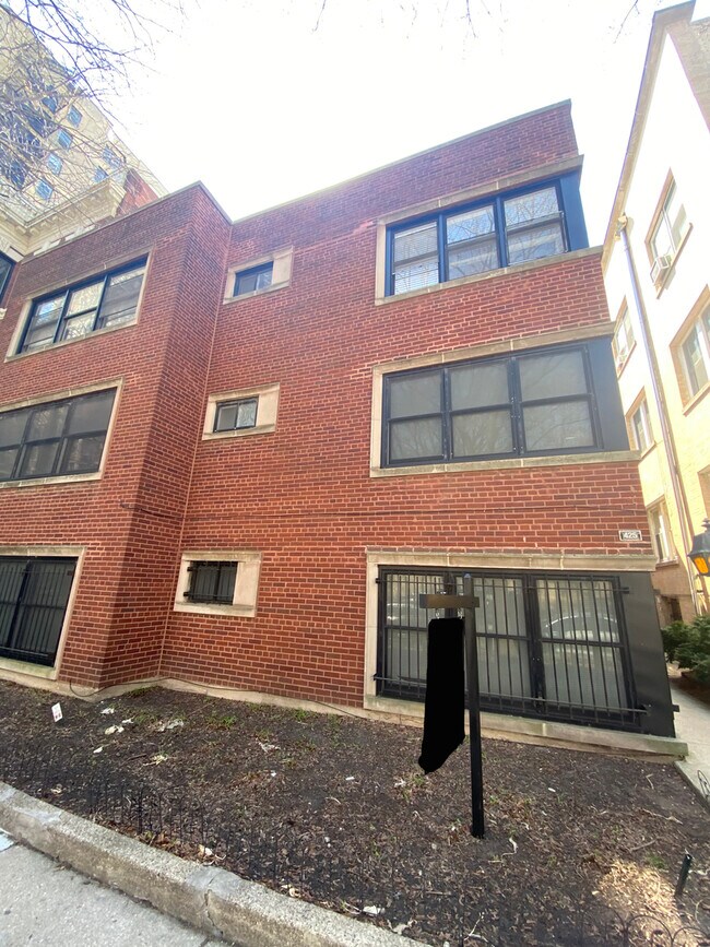 Foto del edificio - 425 W Wellington Ave