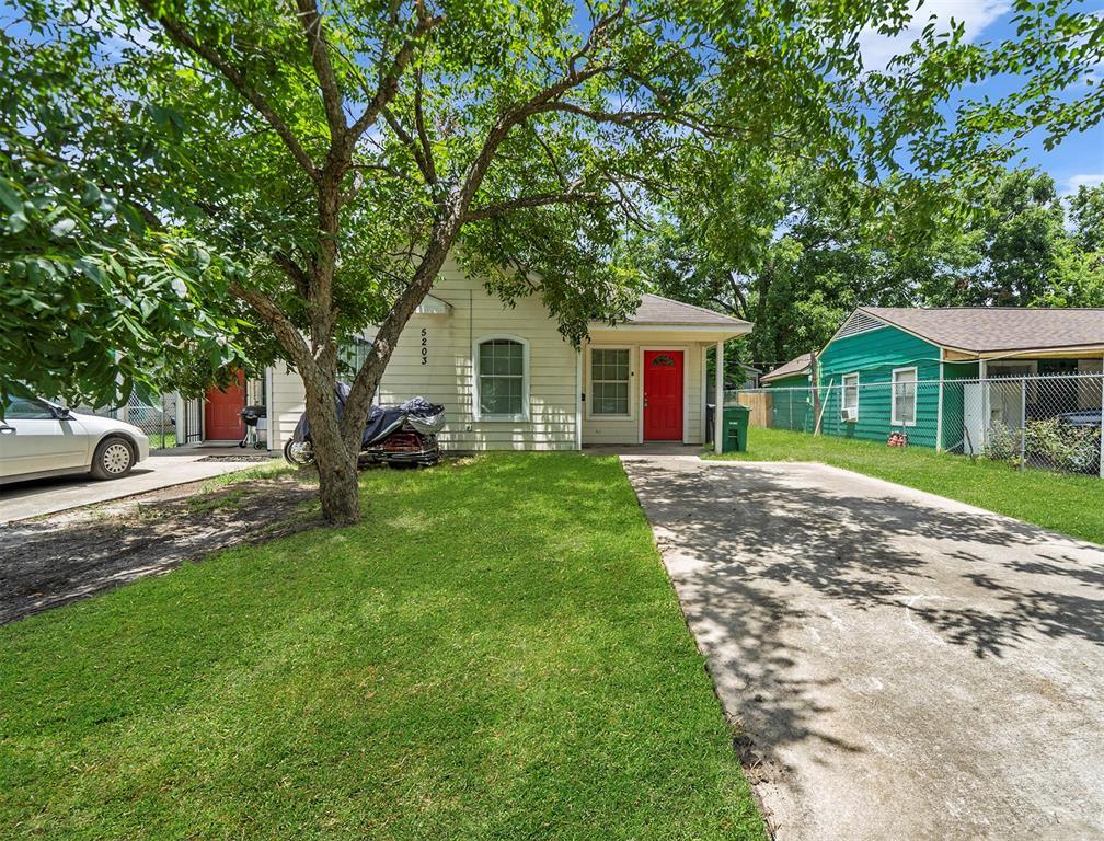 5203 Ridgeway Unit B Dr, Houston, TX 77033 House Rental in Houston