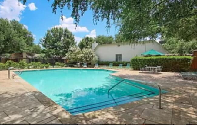 Photo - Updated 2 Bed, 2 Bath Townhome in North Dallas
