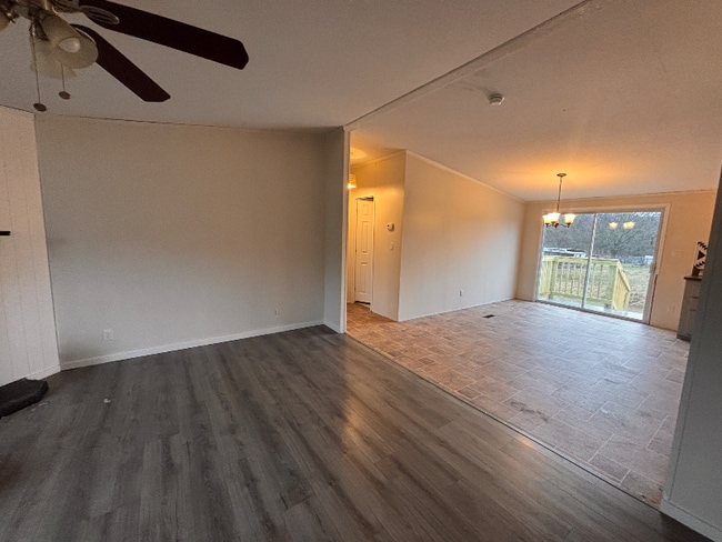 Foto del edificio - 3336 Rooster Ln