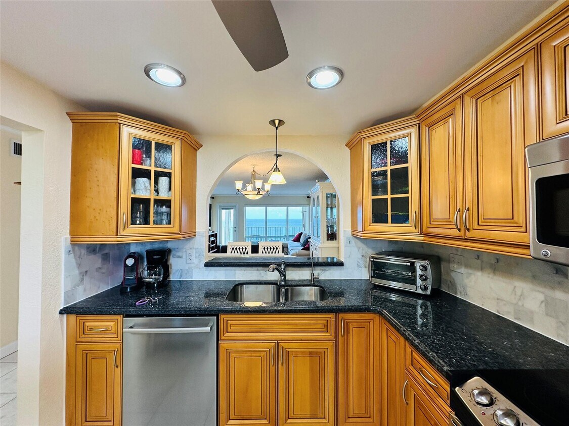 Foto principal - 750 N Ocean Blvd