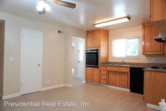 Building Photo - 4 br, 2 bath House - 425 Queens Ct