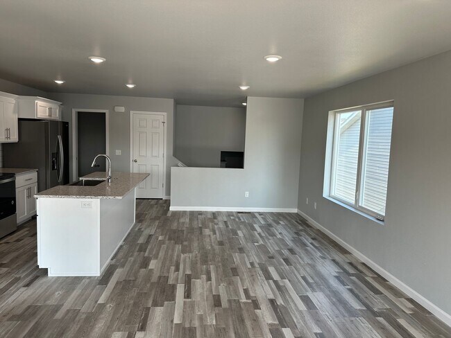 Building Photo - Stunning Modern Home for Rent - 117 Marsha...