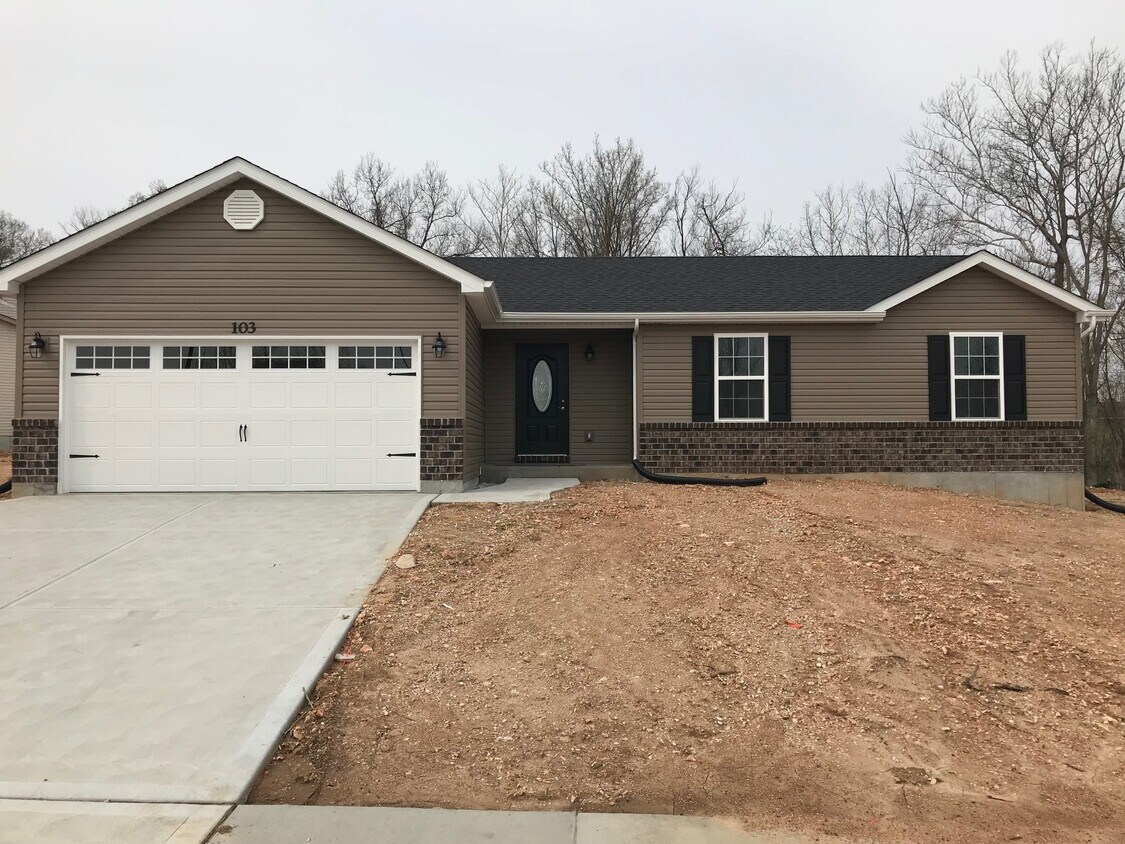 Primary Photo - 103 Gold Dr