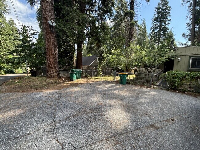 Building Photo - Private 3-bedroom home with fenced yard in Pollock Pines near amenities and Hwy-50!