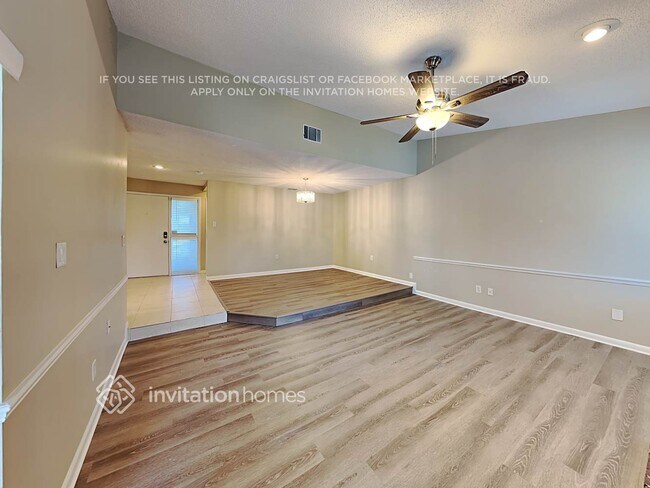 Foto del edificio - 951 Blueberry Hollow Ct