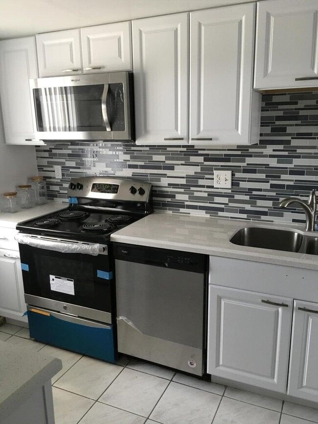 Building Photo - 2786 Tennis Club Dr