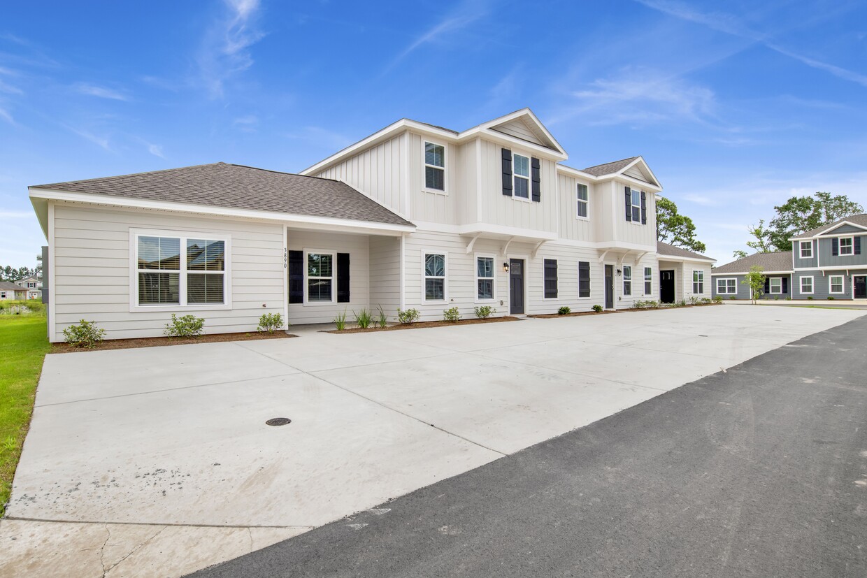 Primary Photo - Cottages at Wyld Palms