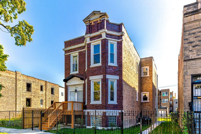 Foto del edificio - 1827 S Springfield Ave