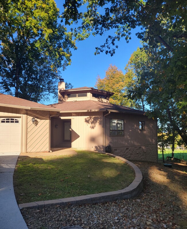 Building Photo - 166 Baltusrol Rd