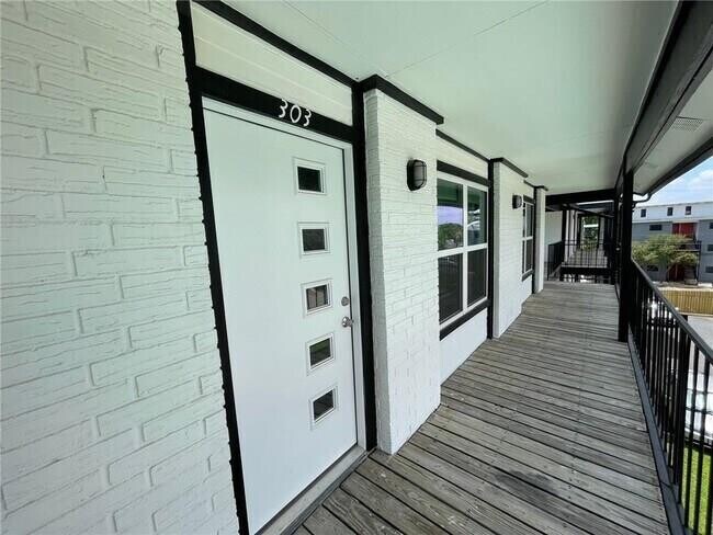 Foto del edificio - 6409 Burns St
