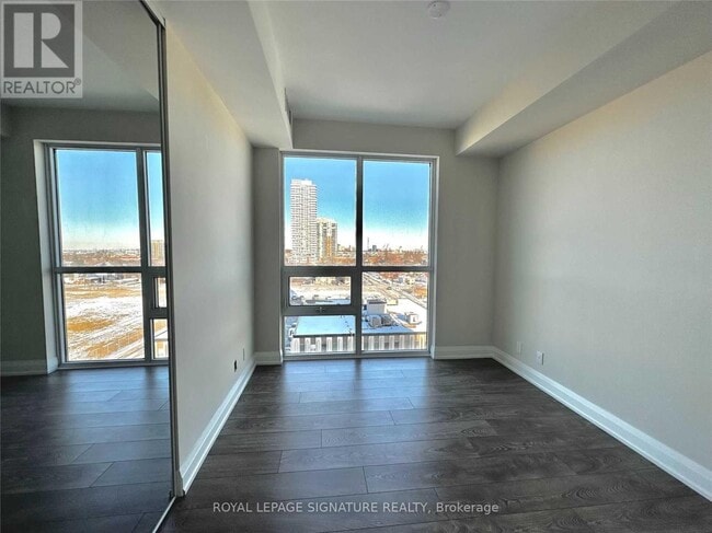 Building Photo - 15 Lynch St