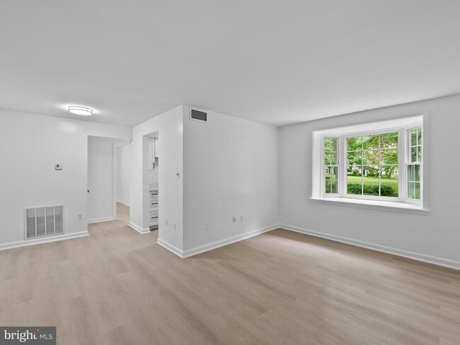 Building Photo - 708 S Arlington Mill Dr