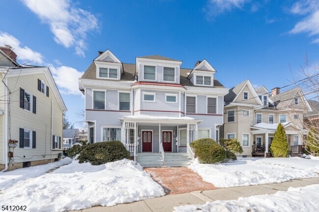 Foto del edificio - 30 Sussex Ave