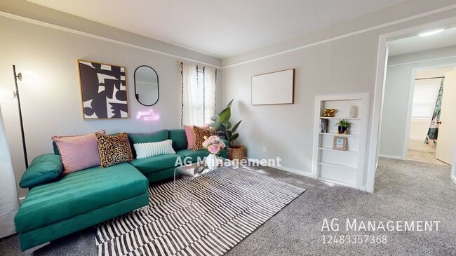 Building Photo - 11059 Paige Ave - Fully Furninshed Mid Ter...