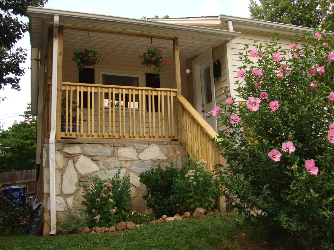 Foto principal - 126 Rumbough Pl