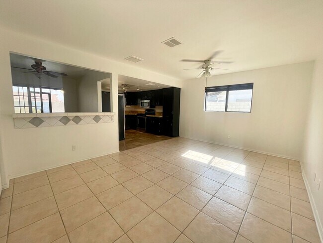 Foto del edificio - AVAILABLE NOW!! 3 Bedroom/2 Bathroom Cathedral City Pool Home!!  MOVE IN SPECIAL HALF OFF ONE MON...