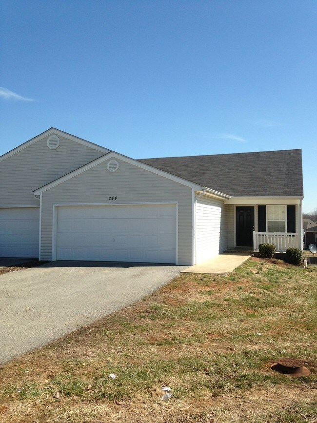 244 Hanover Ct, Bowling Green, KY 42101 Townhouse for