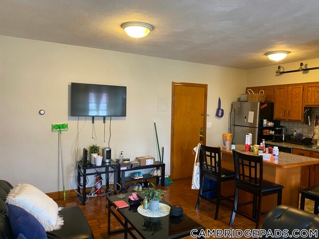 Foto del edificio - 1124 Cambridge St