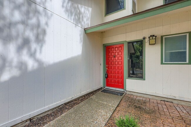 Foto del edificio - 8600 Tallwood Dr