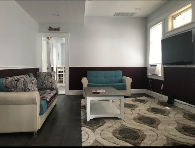 Foto del edificio - 142 Mapes Ave