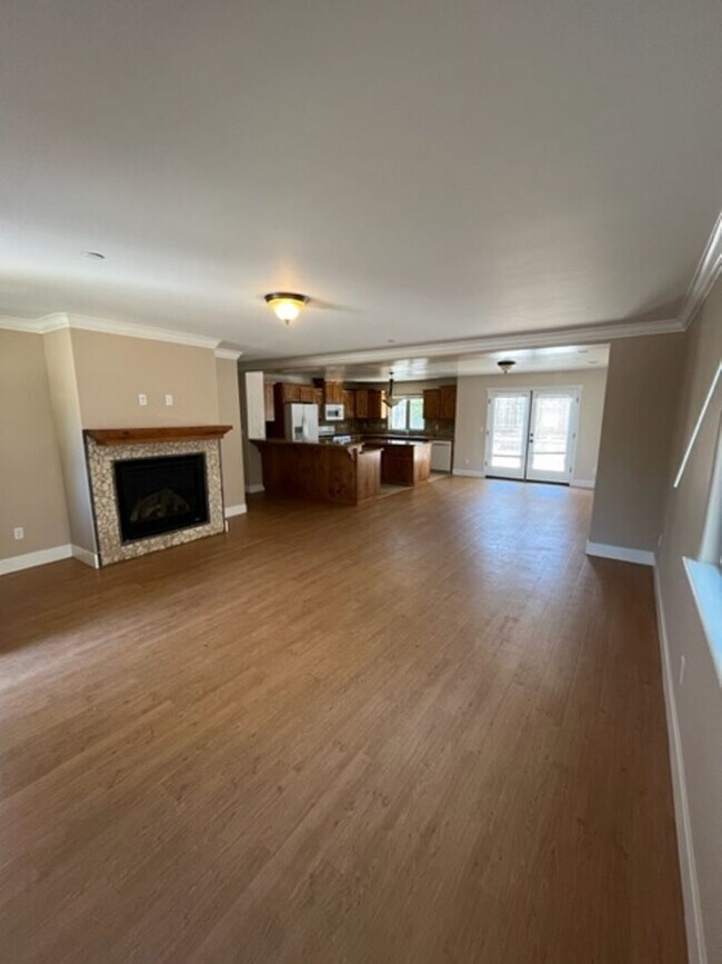 Foto del edificio - 241 Foothill Blvd