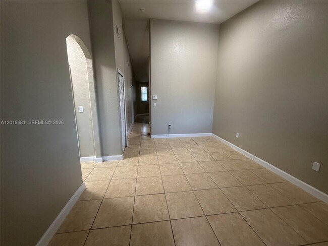 Foto del edificio - 1535 SE 26th St