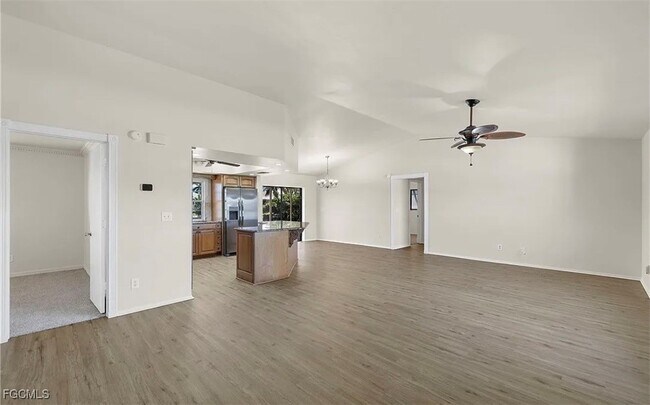 Foto del edificio - 4709 SW 25th Pl