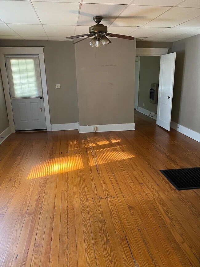 Building Photo - 3691 Carnes Ave
