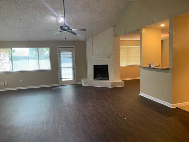 Foto del edificio - 2621 Carrington Ln