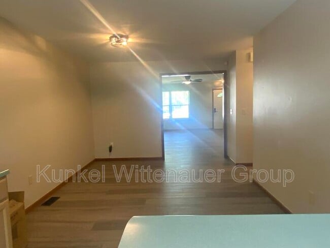 Building Photo - 111 Twin Oaks Dr