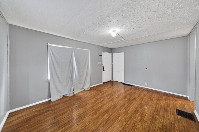 Foto del edificio - 3220 Vermont Pl