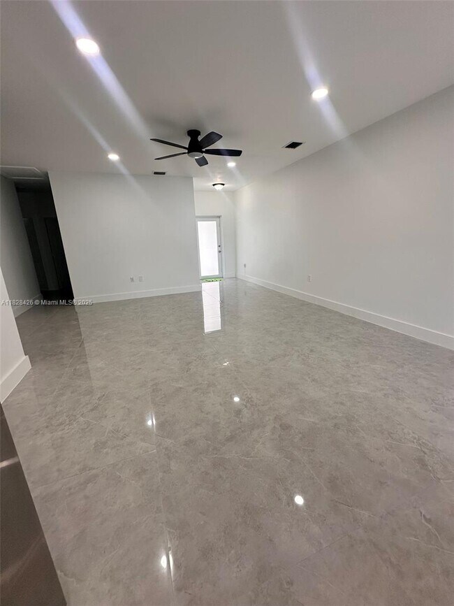 Foto del edificio - 12090 SW 213th St