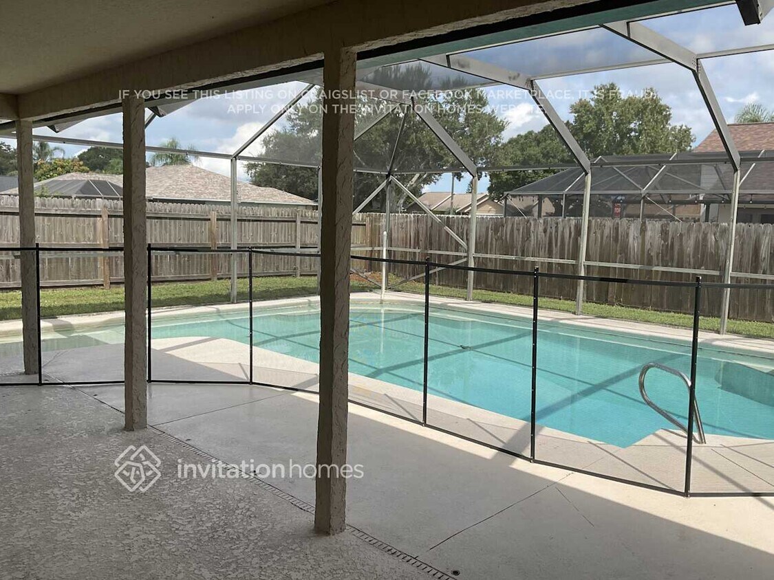 Foto del edificio - 1240 Sleepy Hollow Ln