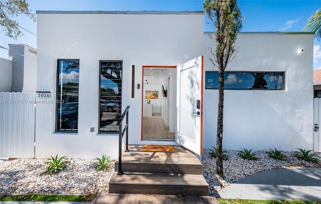 Building Photo - 3016 NW 22nd Ct