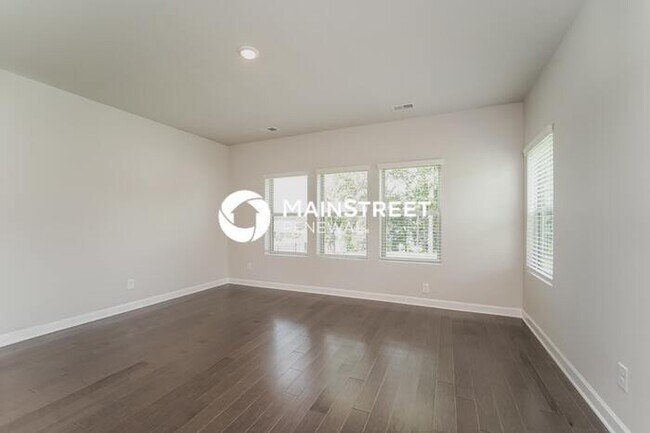 Foto del edificio - 3 Bedroom Pet-Friendly Home in Charlotte, NC with Main Street Renewal