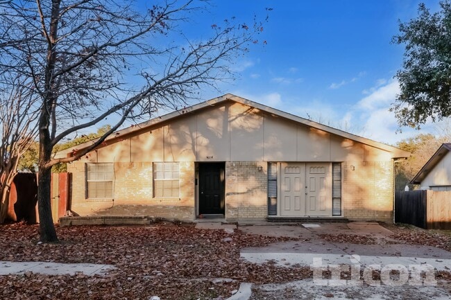 Building Photo - 4114 Hartford Dr