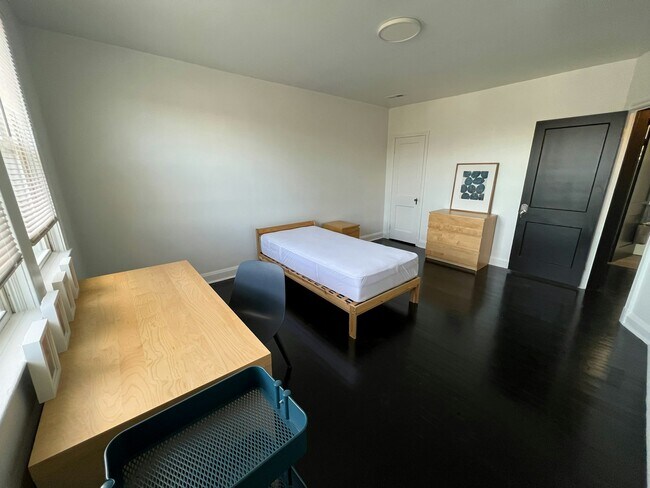 Foto del edificio - 1543 Northwick Rd