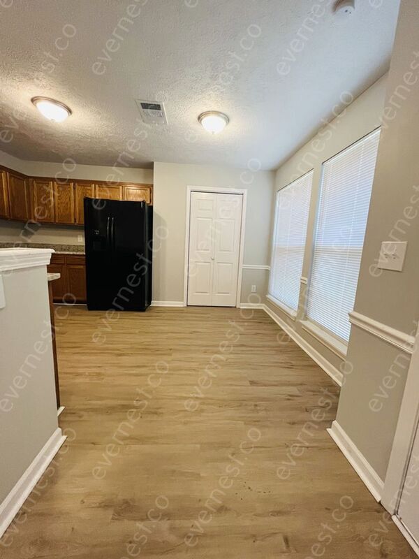 Building Photo - 409 Black Mountain Dr