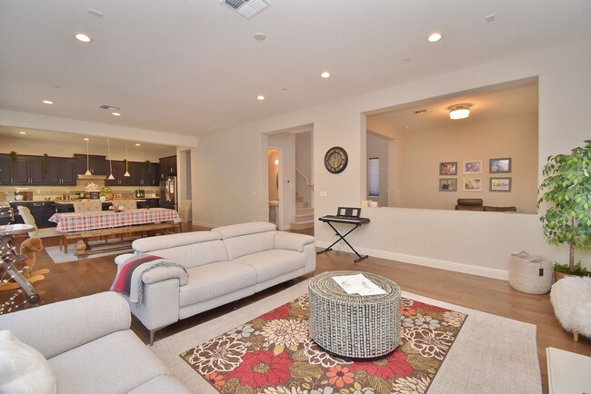 Building Photo - $5,190 - STUNNING NEW 3 BR MODEL HOME FOR ...