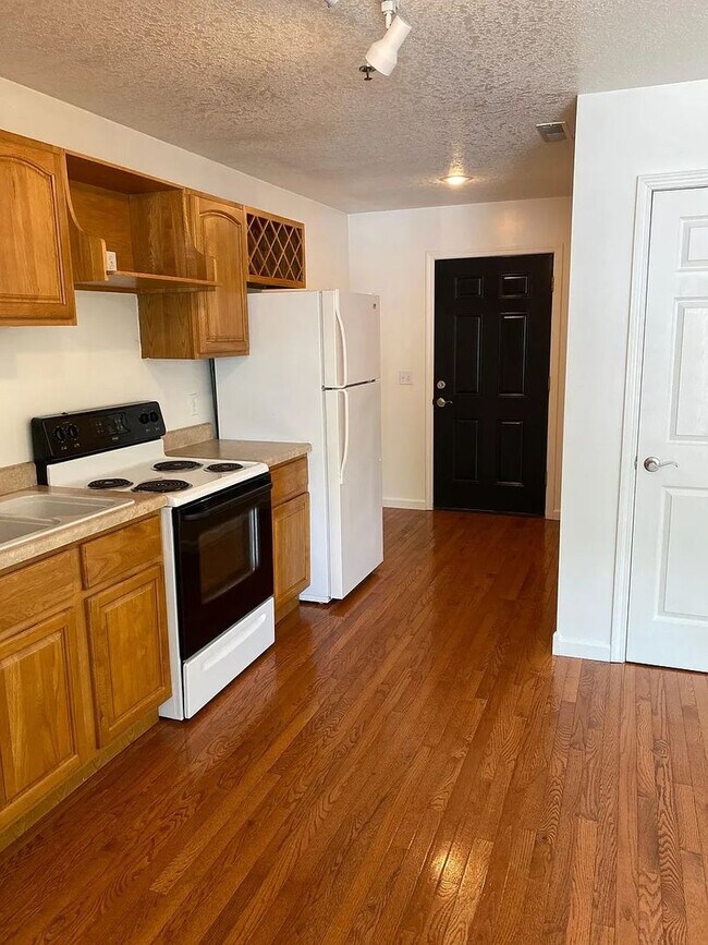 Foto del edificio - 411 E Scott St