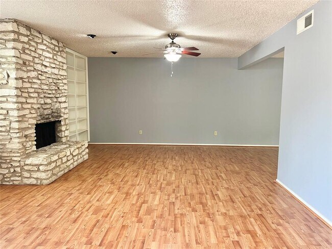 Building Photo - 8601 Fathom Cir