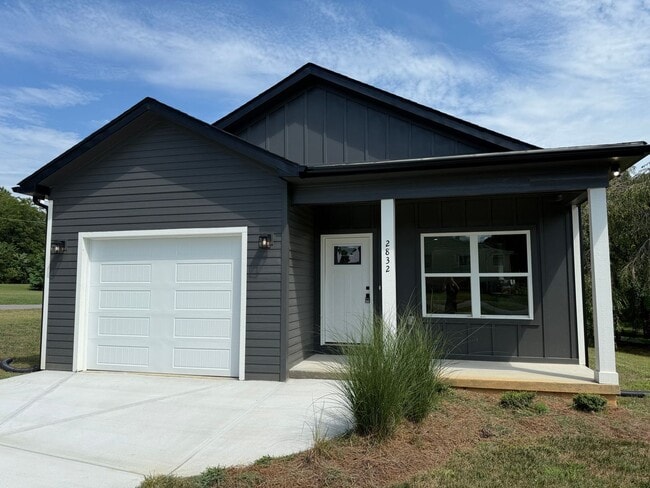 Newly Built 3-Bedroom Gem with Easy Highwa... - Newly Built 3-Bedroom Gem with Easy Highwa... House