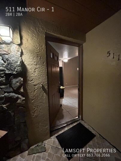 Foto del edificio - 511 Manor Cir