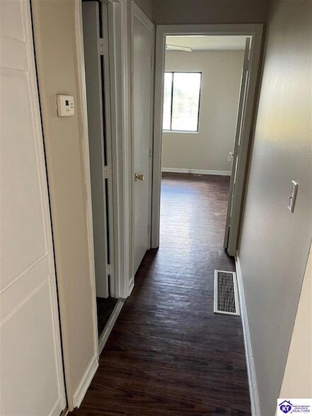 Foto del edificio - 1709 Cliff Ridge Ct